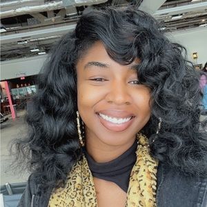 Meet your Posher, Shana